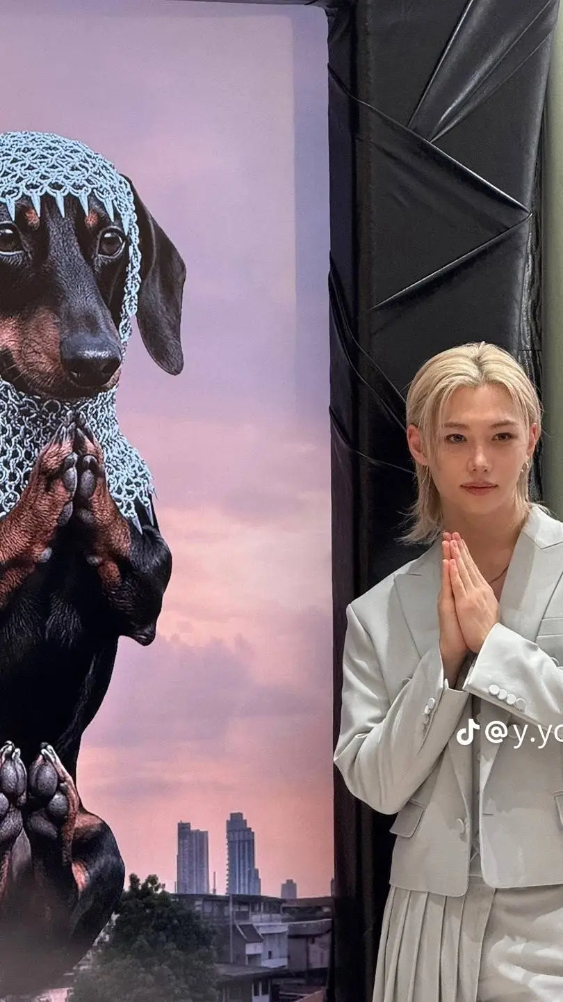 ai character: Felix  background