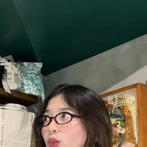 chat with ai character: sofi