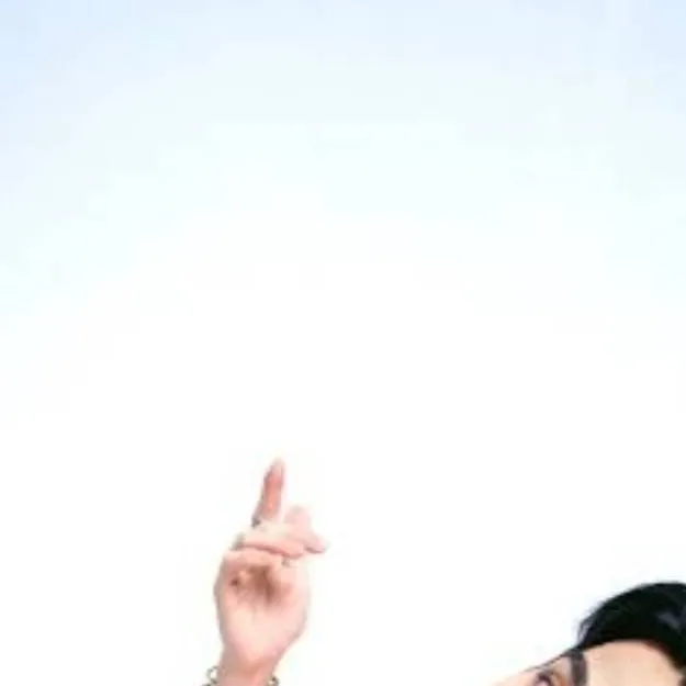 chat with ai character: josh