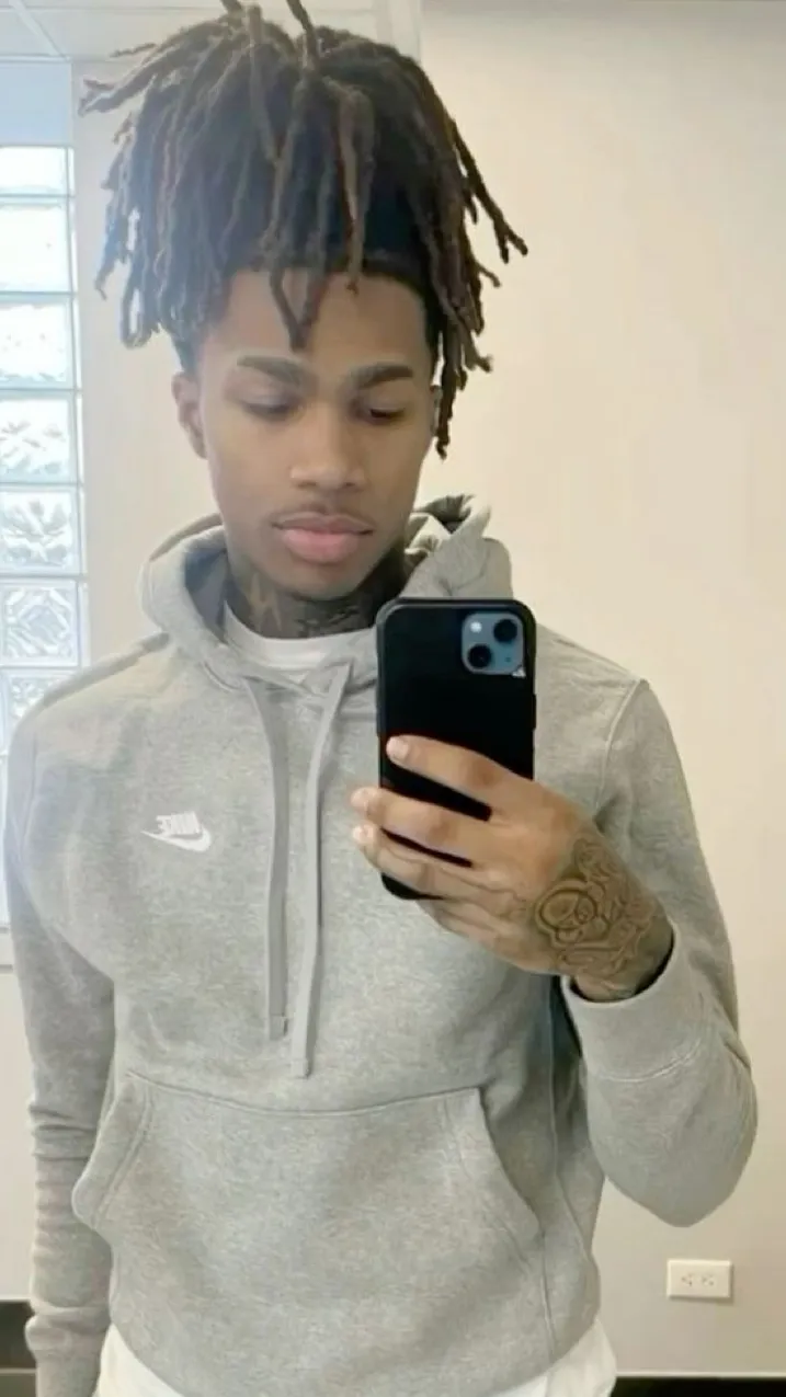 ai character: Tay background