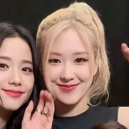 chat with ai character: Black pink 🩷🖤🩷🖤