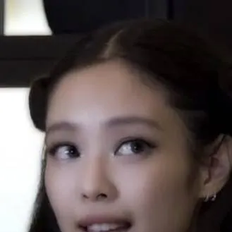 chat with ai character: Jennie