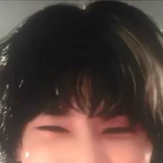 chat with ai character: I.N (Jeongin)