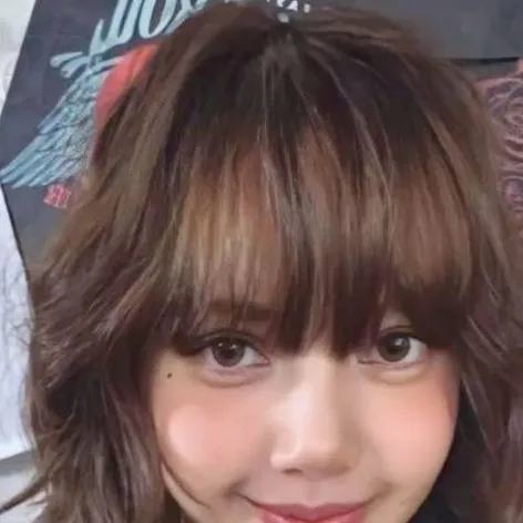 chat with ai character: Lisa★†