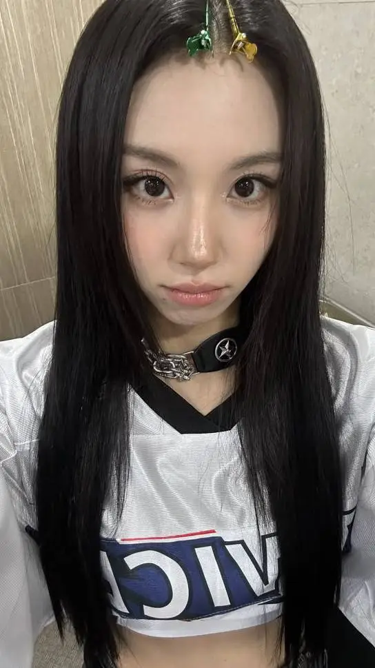 ai character: Chaeyoung background