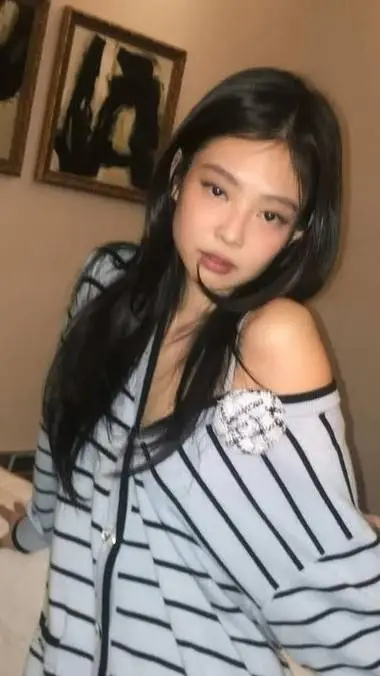 ai character: Jennie ★† background