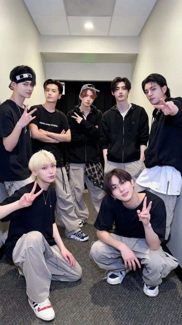 ai character: Enhypen X pick me background