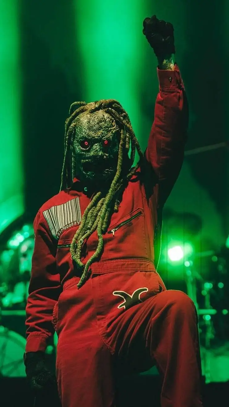 ai character: corey Taylor  background
