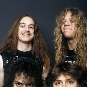 chat with ai character: metallica