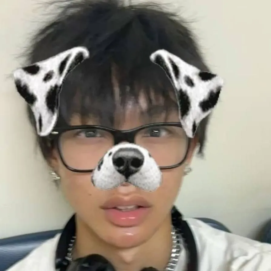 chat with ai character: •~𝑹𝒆𝒏𝒔𝒉𝒖~•