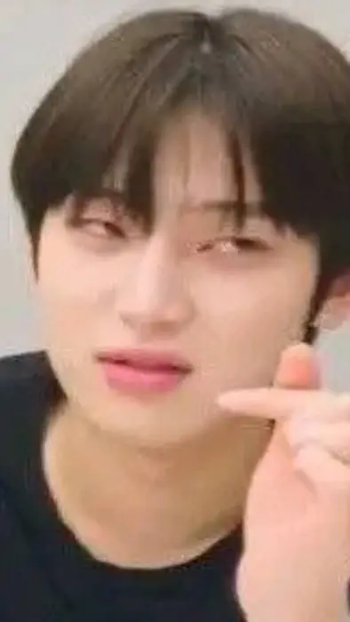 ai character: K-pop school pickm background