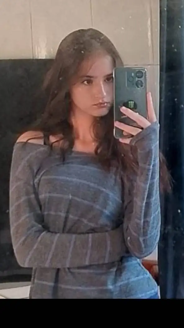 ai character: Carley background