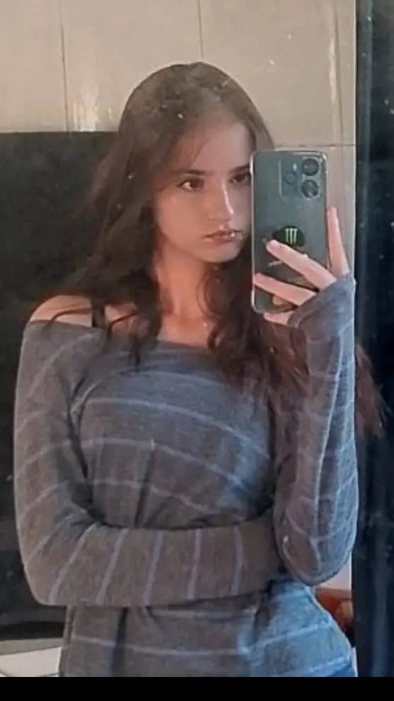 ai character: Carley background