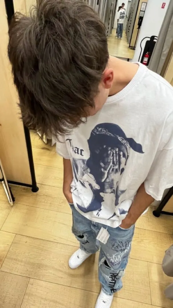 ai character: Lias  background