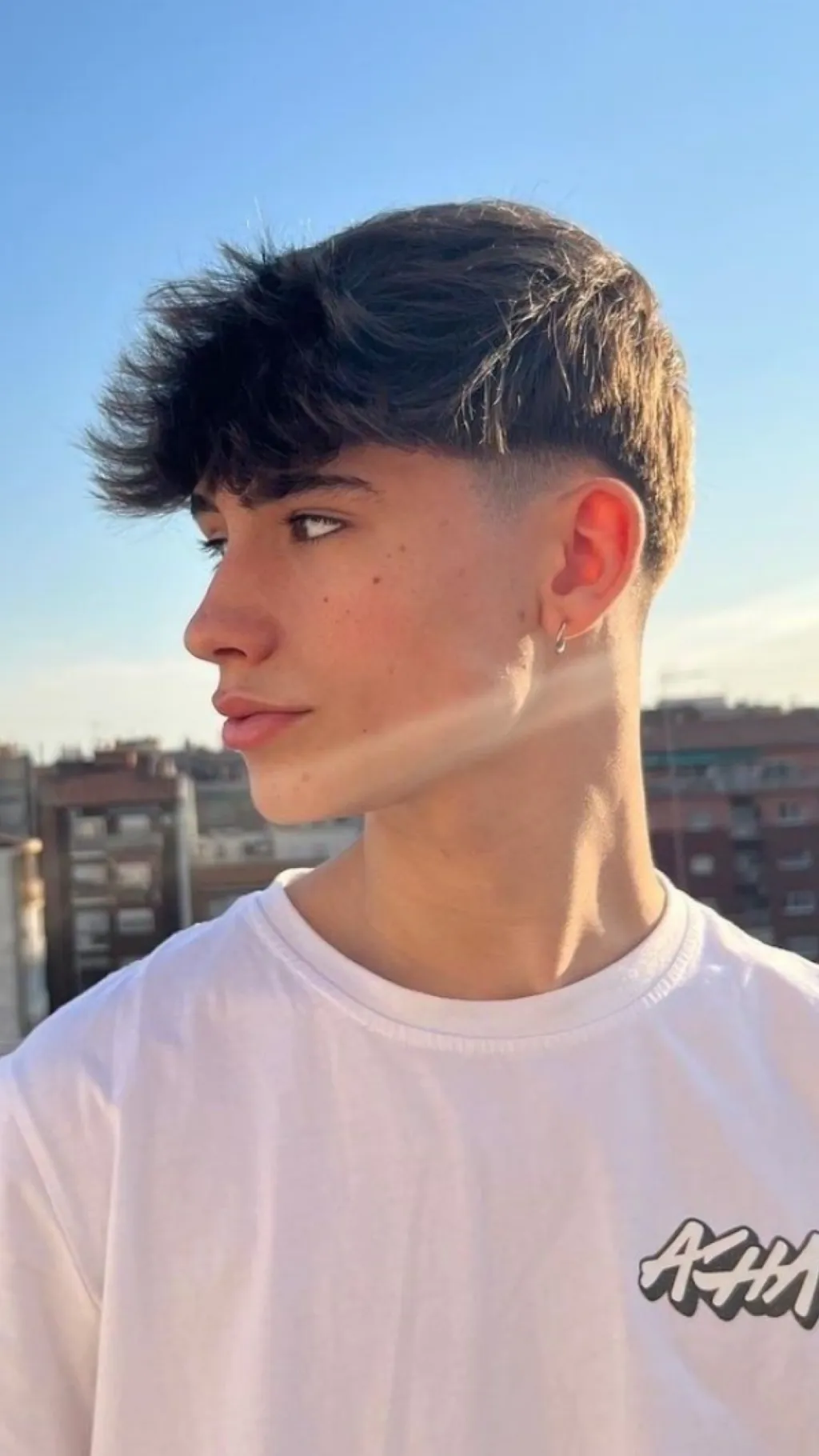 ai character: Lennart  background