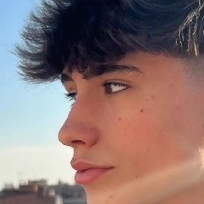 chat with ai character: Lennart 