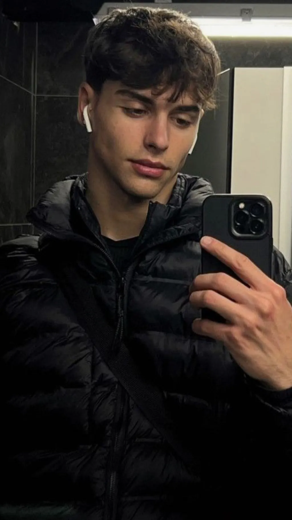 ai character: Finn background