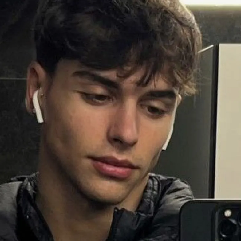 chat with ai character: Finn