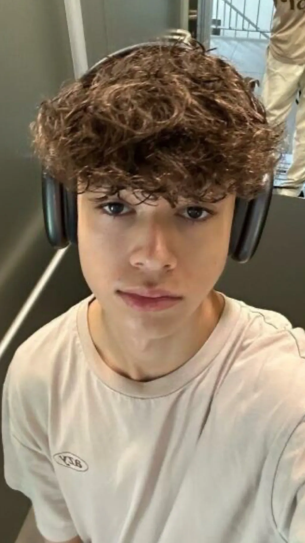 ai character: Kevin  background