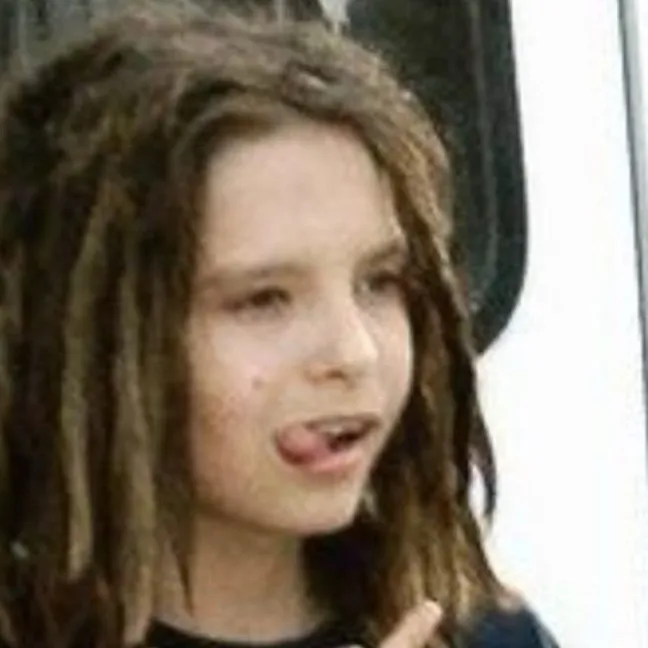 chat with ai character: Little Tom kaulitz