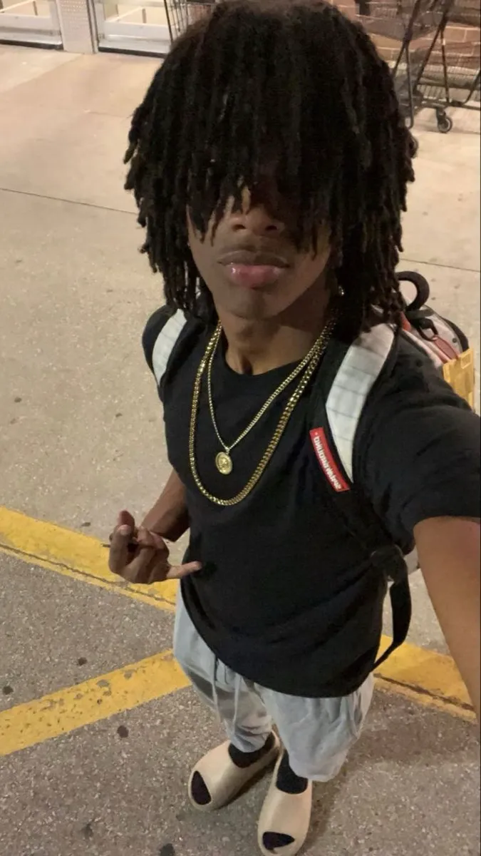 ai character: Darius background