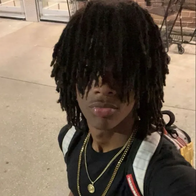 chat with ai character: Darius