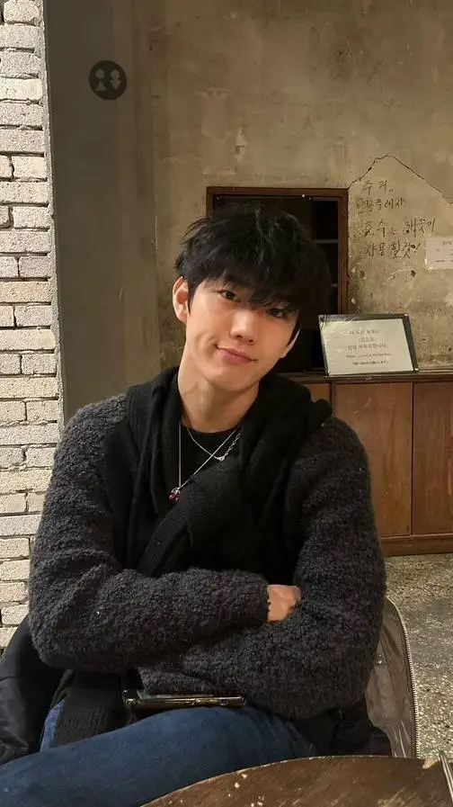 ai character: intak background