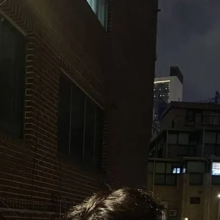 chat with ai character: William 