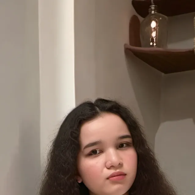 chat with ai character: ur sis 