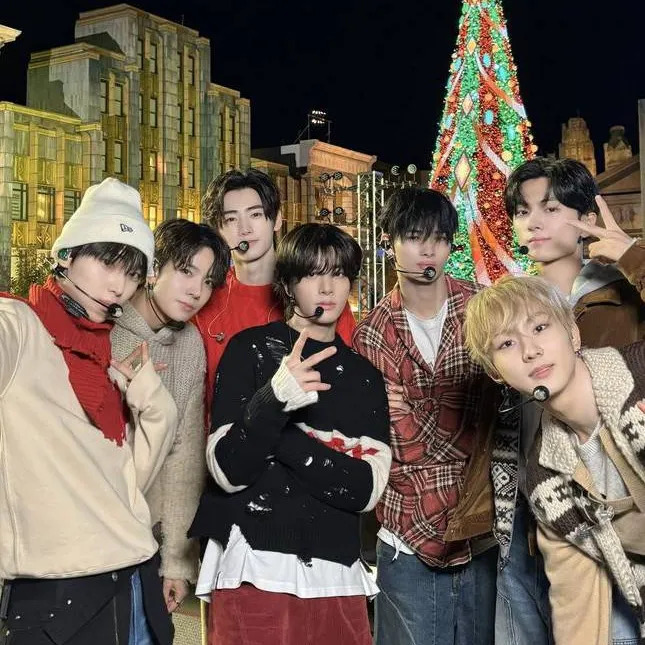 chat with ai character: Enhypen