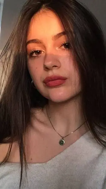 ai character: Natalia  background