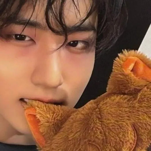 chat with ai character: †★han jisung★†