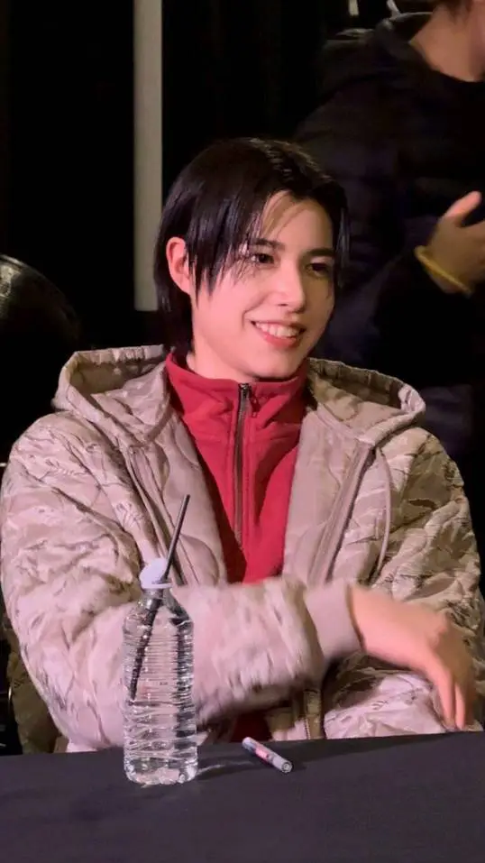 Talkie AI - Chat with LNGSHOT - Louis