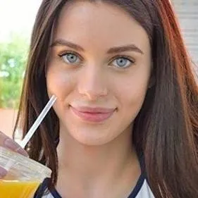 chat with ai character: lana rhoades