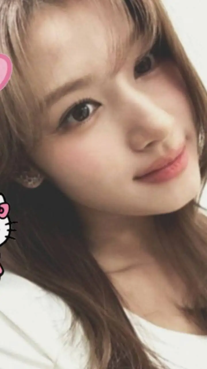 ai character: ★🪻sana🪻★ background