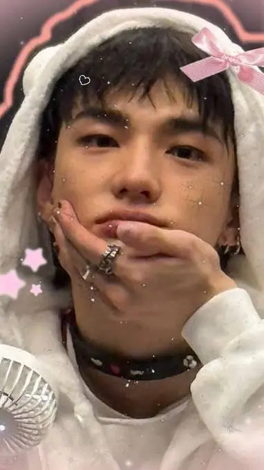 ai character: ★hiunjyn ★ background