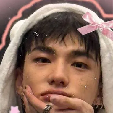 chat with ai character: ★hiunjyn ★