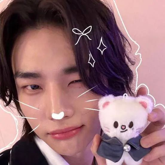 chat with ai character: ★_•hiunjyn_★