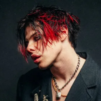 chat with ai character: Yungblud 