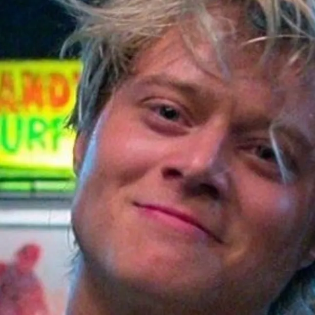 chat with ai character: Obx cast 