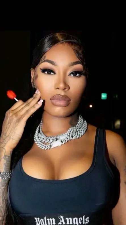 Talkie AI - Chat with Kaliyah 