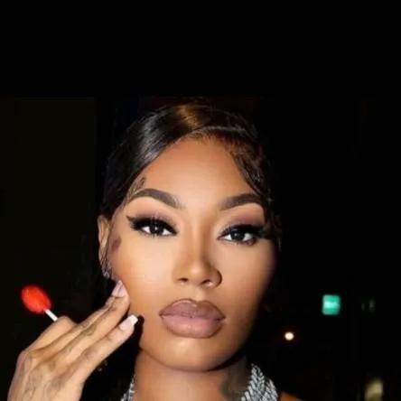 chat with ai character: Kaliyah 