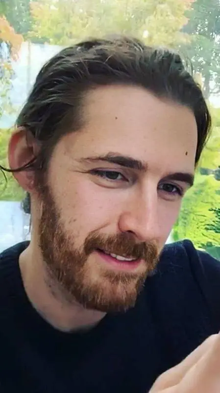 ai character: Andrew Hozier background