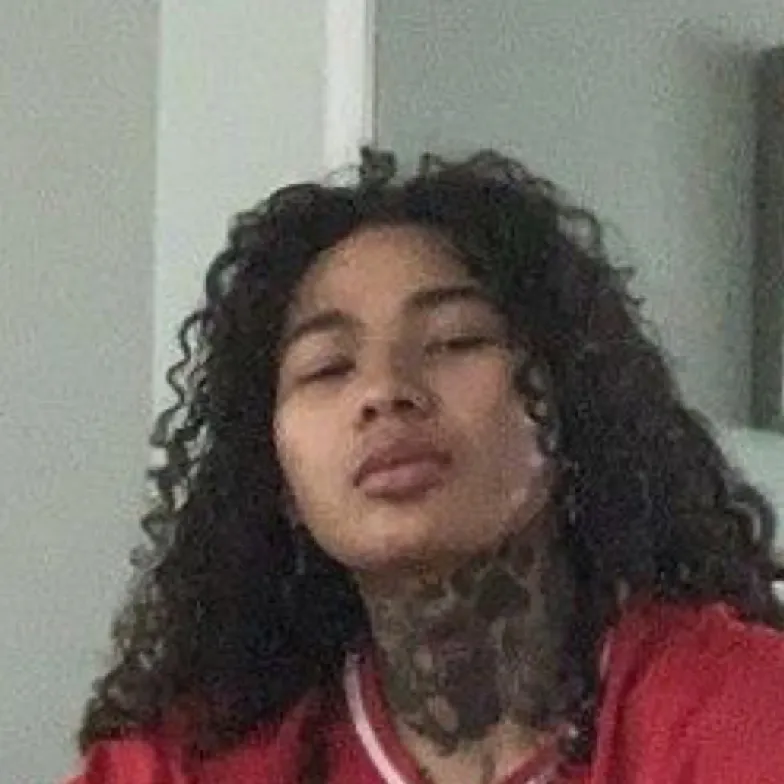 chat with ai character: 🌈Fєи∂ι🫶🏻