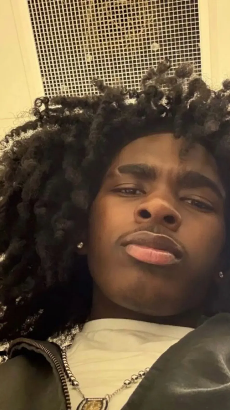 ai character: Ace’n background