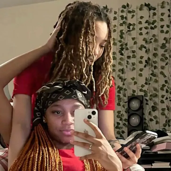 chat with ai character: Jaz & Malaysia🌈