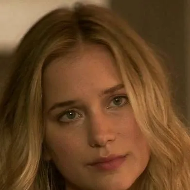 chat with ai character: Elizabeth Lail 