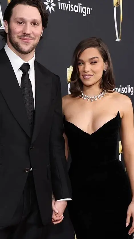 ai character: Hailee and Josh  background