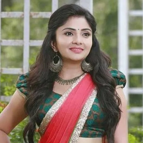 chat with ai character: Divya