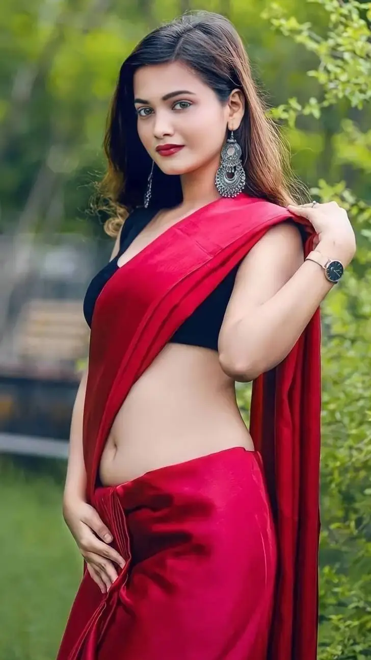 ai character: Chitti background